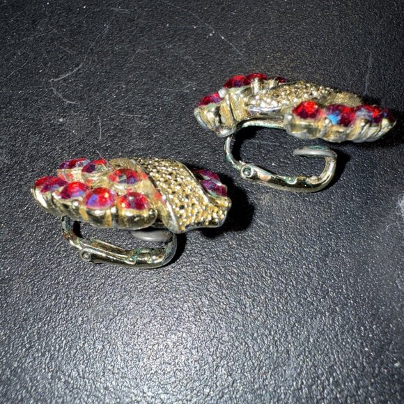 Unbranded Red Rhinestone Earrings Silver Textured Metal Vintage Clip On - Picture 10 of 14